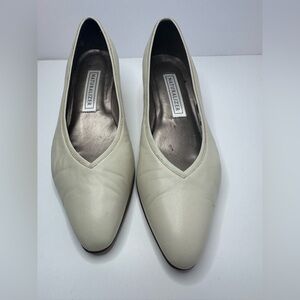 Naturalizer Cream Leather Pumps Size 8